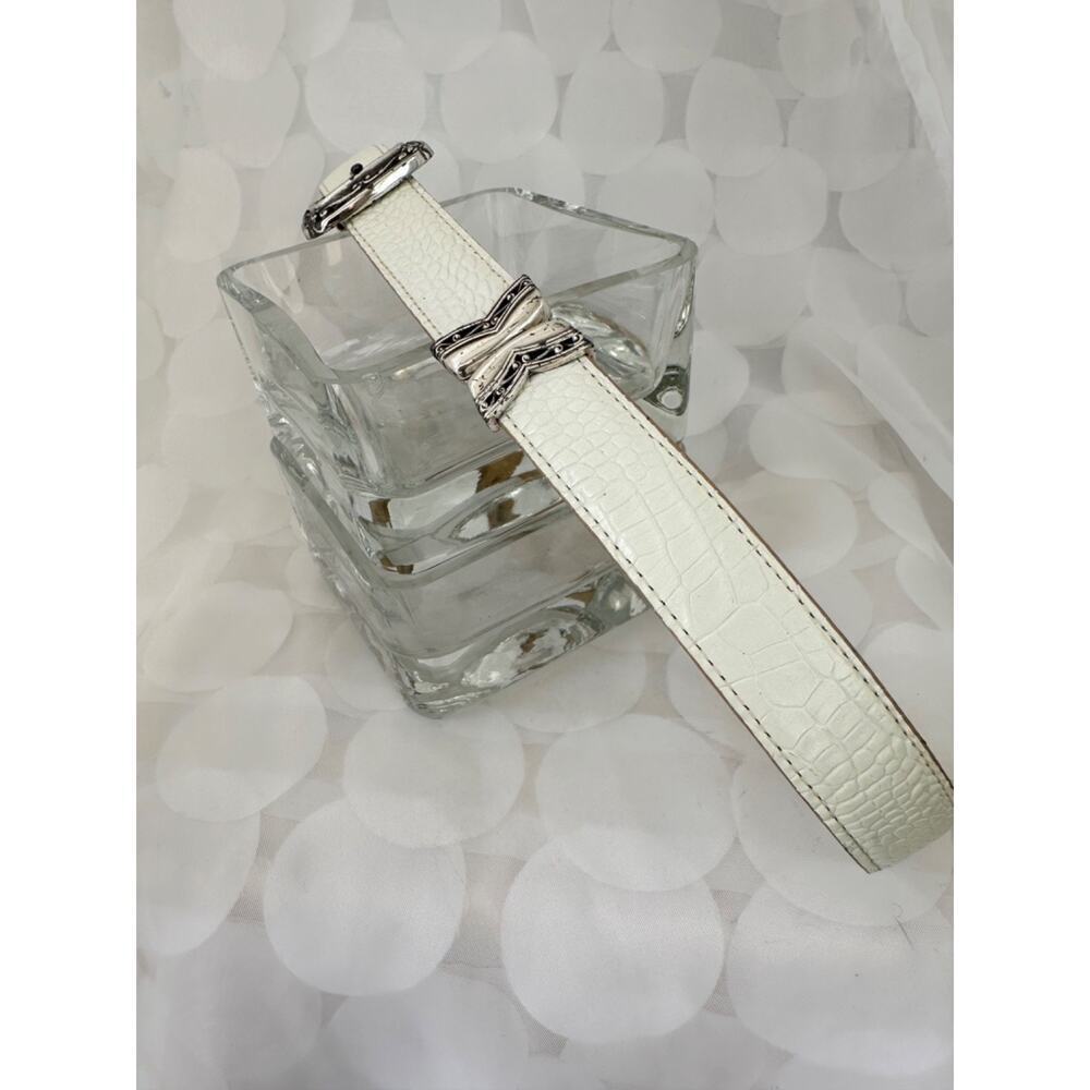 Vtg BRIGHTON Womens M -L belt Cream & Tan REVERSIBLE Leather Embossed animal - Picture 5 of 12